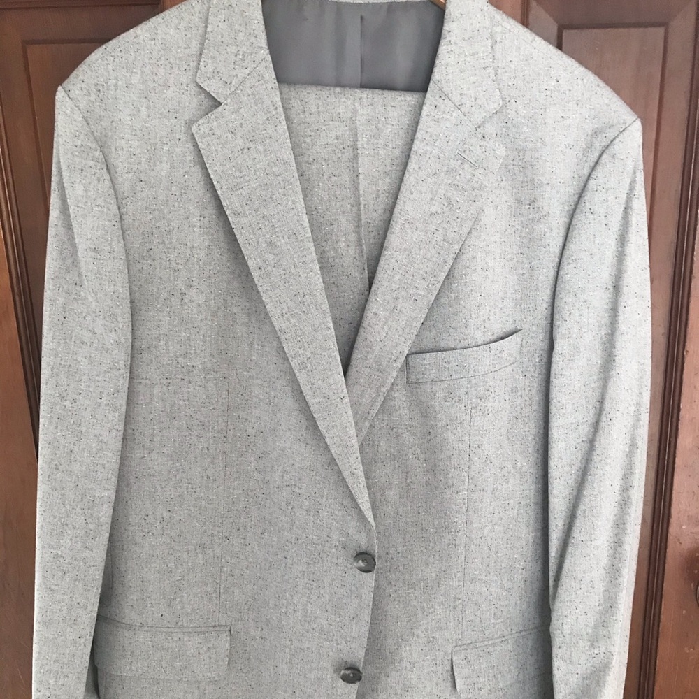 Hugo Boss 2-piece Tailored Suit for Spring/Summer